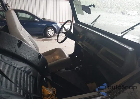 1993 Jeep Wrangler / Yj S from USA, damaged, VIN 1J4FY19PXPP258501